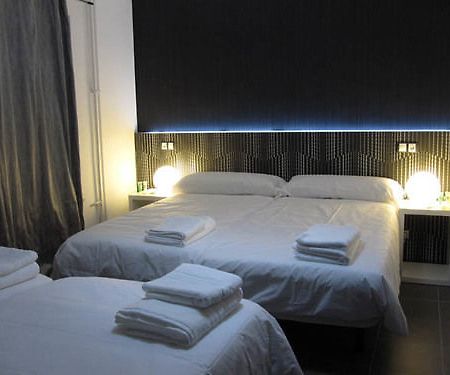 Hostal Gonzala By Gaiarooms Salamanca Exterior photo